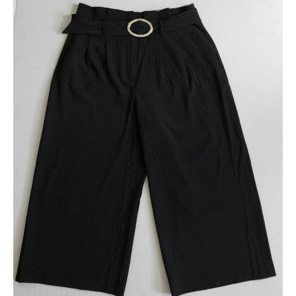 AGB pinstriped crop pants long shorts size 10
